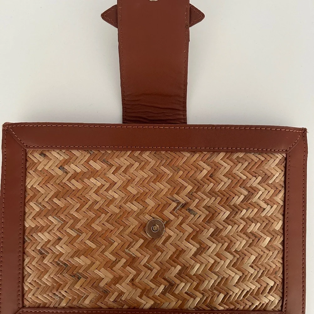 Poolside L'Enveloppe Clutch - Picture 5 of 9